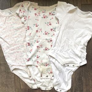 Carter onesies //24mos// 3-pack